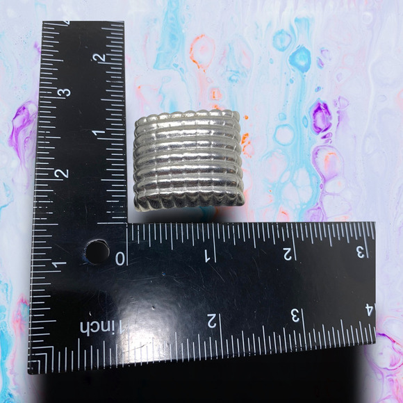 Vintage 1980's Oversized Silver Tone Hatched Square Earrings Clip On Mogul - Picture 4 of 5